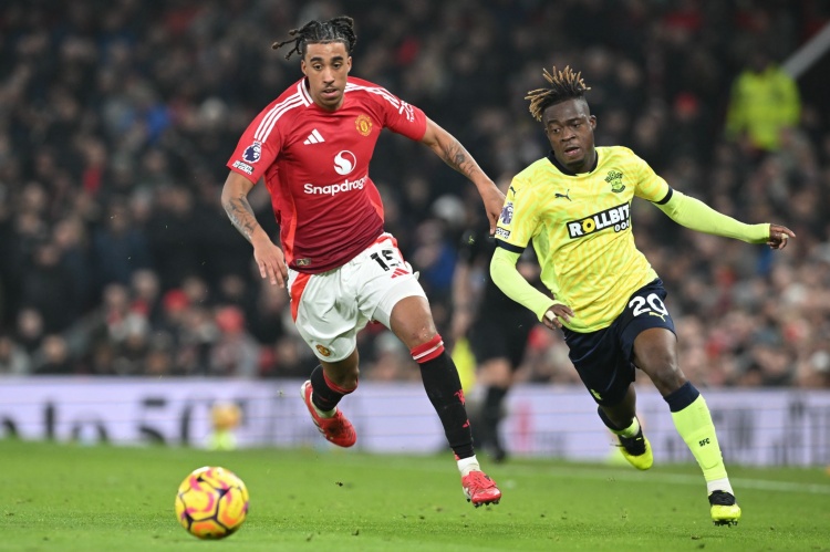 九游娱乐-费迪南德：约罗的上限很高，他会成为顶级中卫的