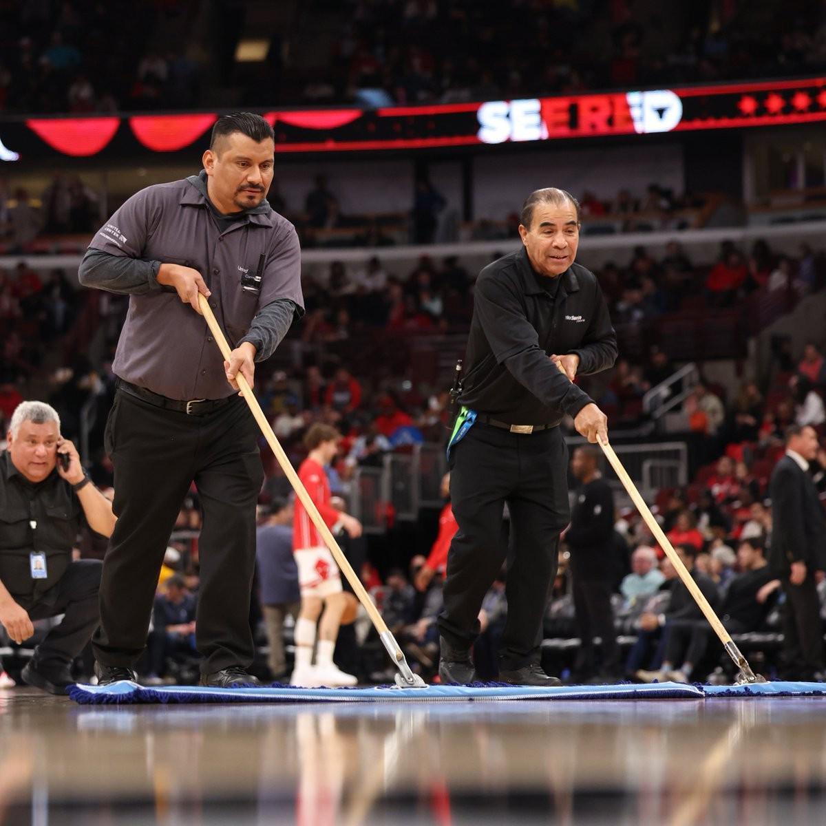 九游娱乐app-官方：因场地出现冷凝水而延期的公牛vs热火将于1月30日重赛